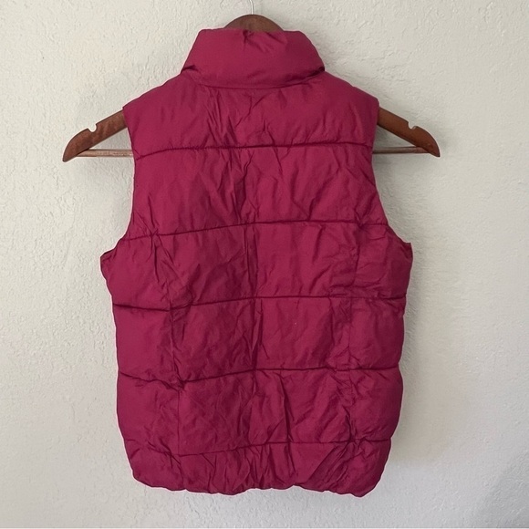 Old Navy Burgundy Sleeveless Puffer Vest, Zip Front, 2 Pockets, M (8) - Picture 8 of 12
